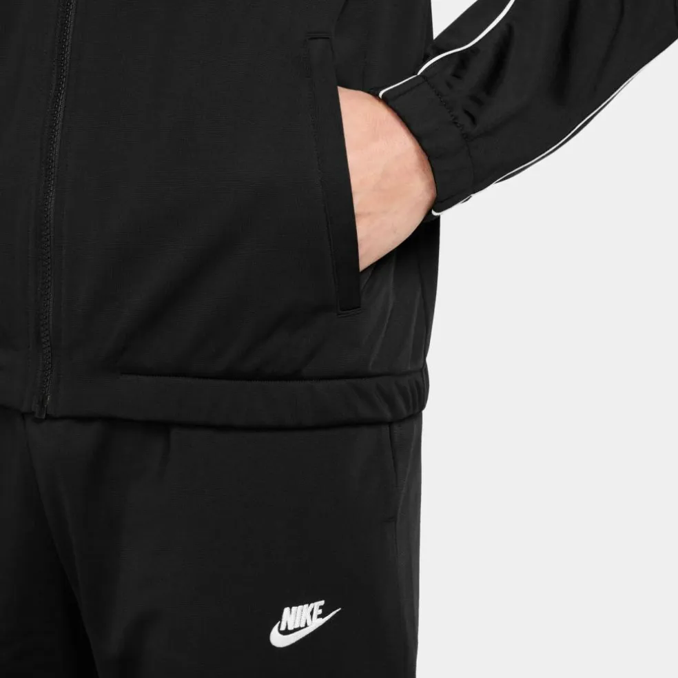 Nike · CLUB