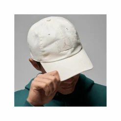 Nike · Club Adjustable Cap Beige