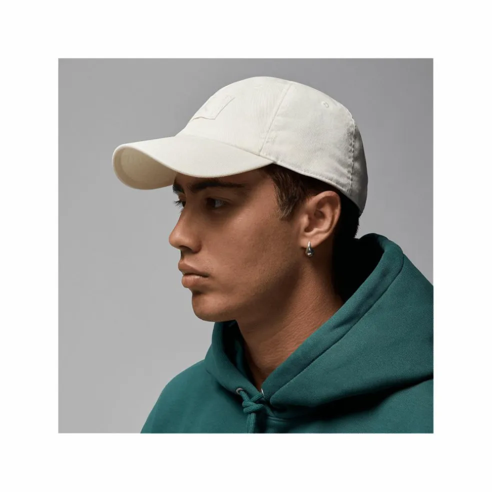 Nike · Club Adjustable Cap Beige