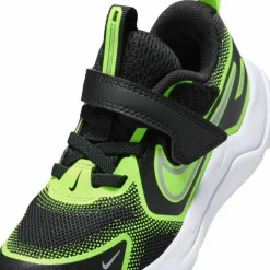 Nike · COSMIC RUNNER PSV