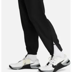 Nike · DRI-FIT FORM