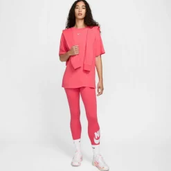 Nike · Essential