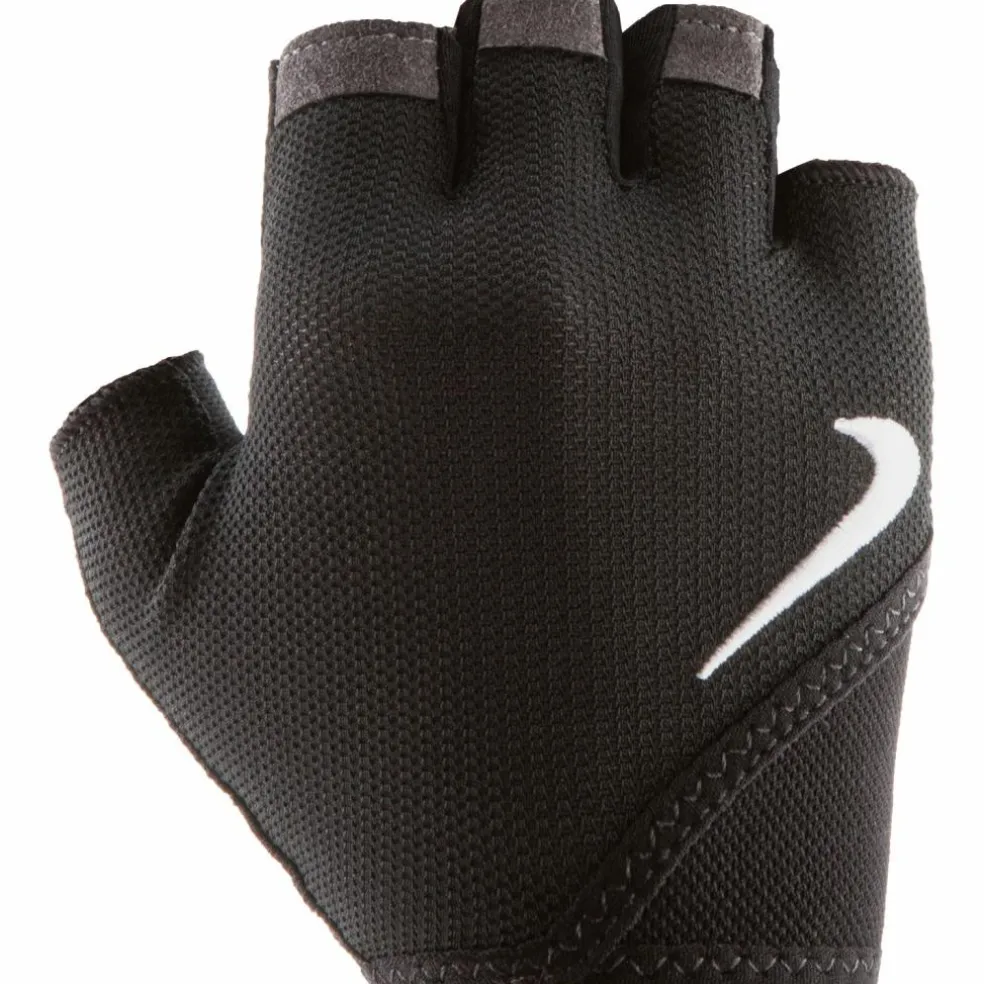 Nike · Essential