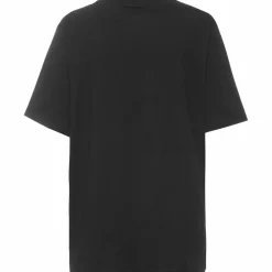 Nike · Essential