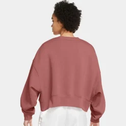 Nike · Essential
