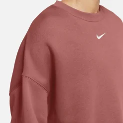 Nike · Essential