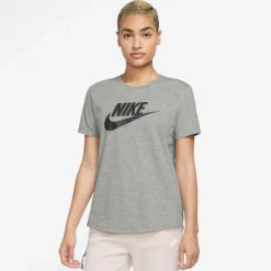 Nike · Essential Icon Futura