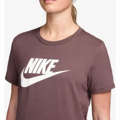 Nike · Essential Icon Futura