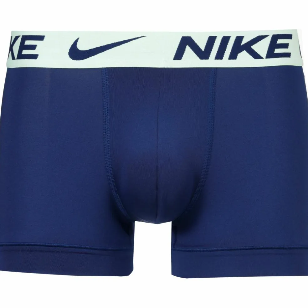 Nike · Essential Micro