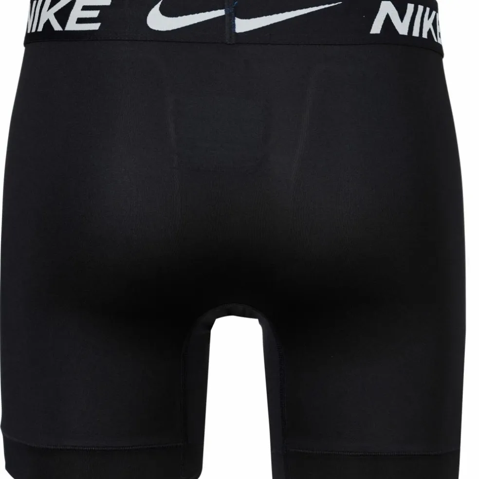 Nike · ESSENTIAL MICRO