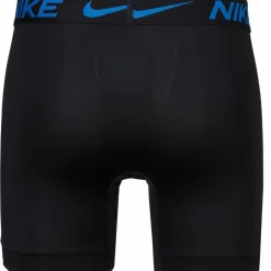 Nike · ESSENTIAL MICRO