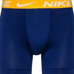 Nike · ESSENTIAL MICRO