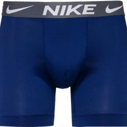 Nike · ESSENTIAL MICRO