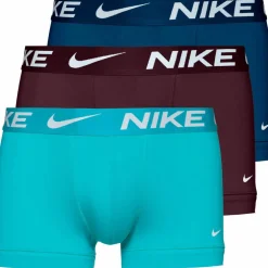 Nike · Essential Micro