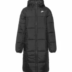 Nike · Essentials