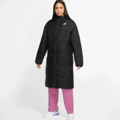 Nike · Essentials