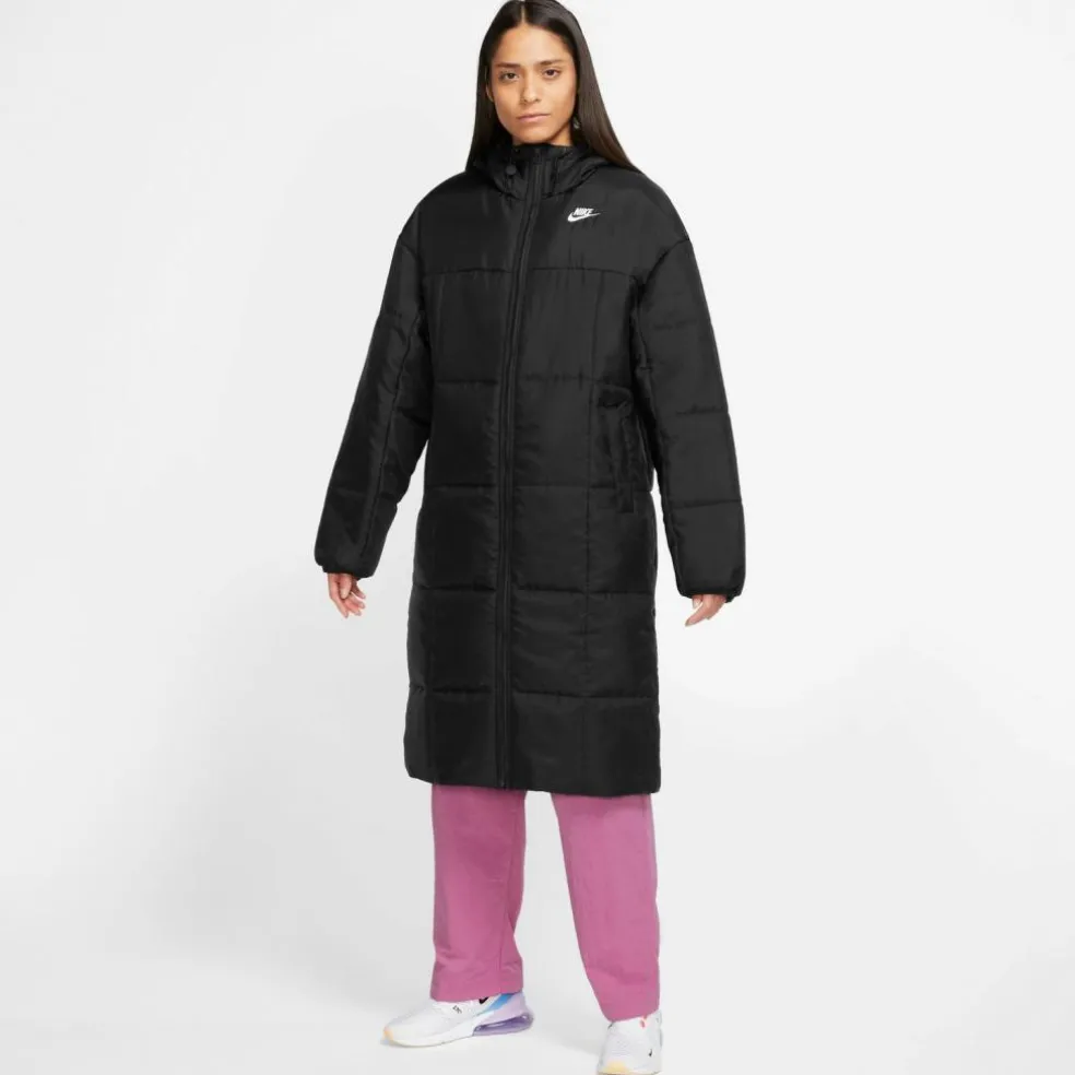 Nike · Essentials