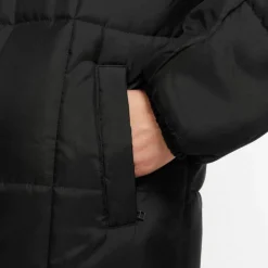 Nike · Essentials
