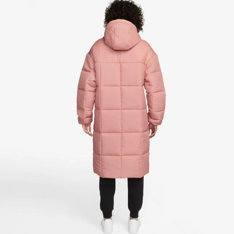 Nike · Essentials