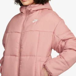Nike · Essentials
