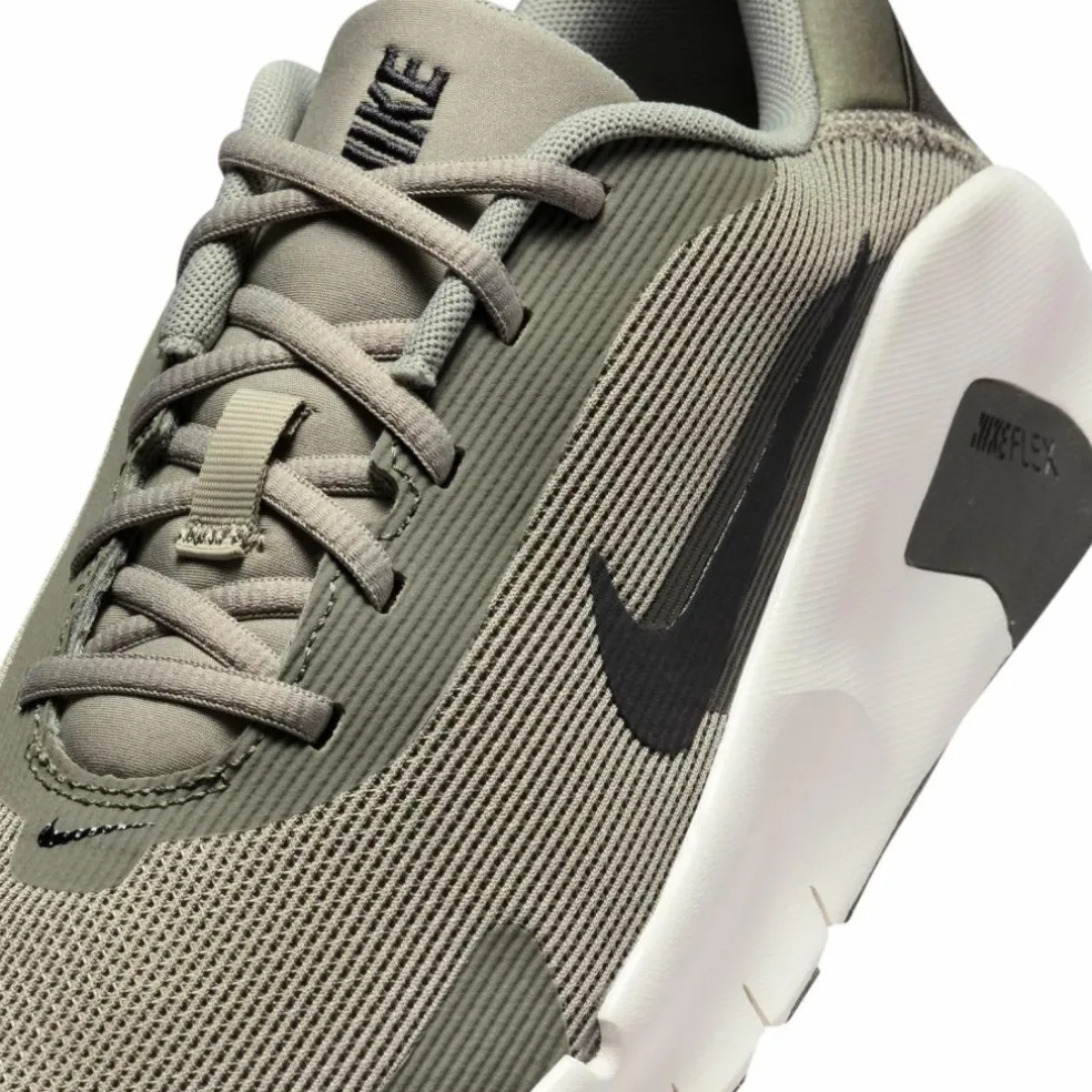 Nike · FLEX TRAIN