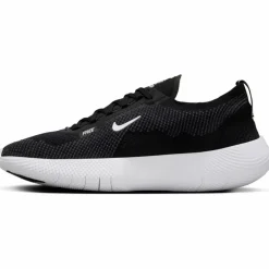 Nike · Free RN