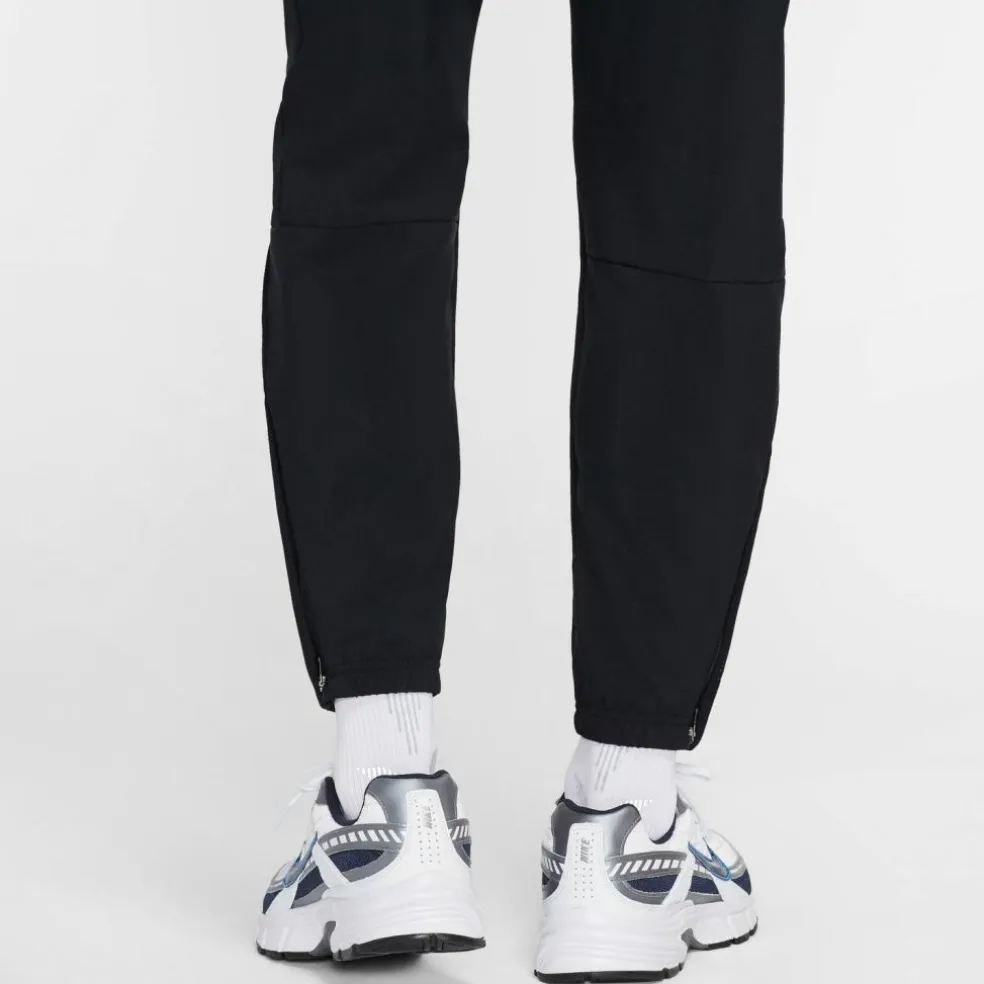 Nike · Initiator