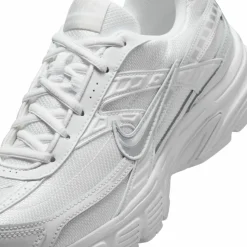 Nike · INITIATOR