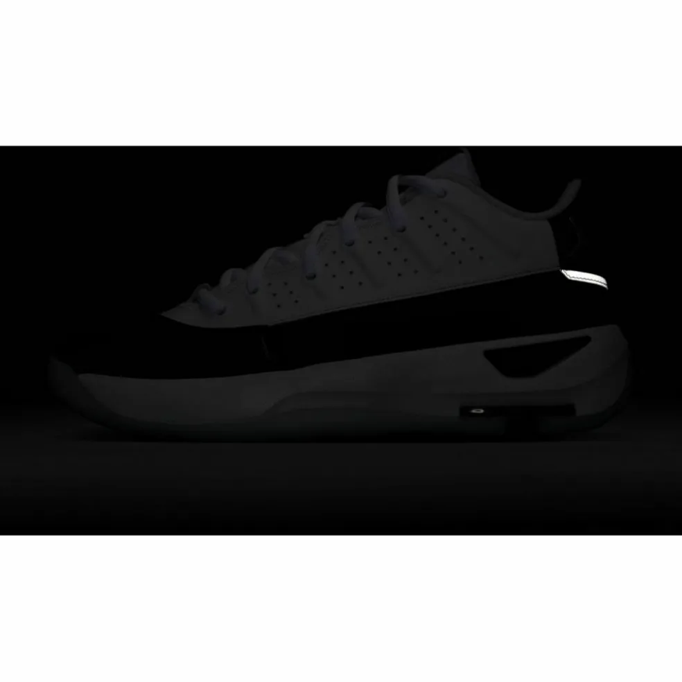 Nike · JORDAN MAX AURA 7