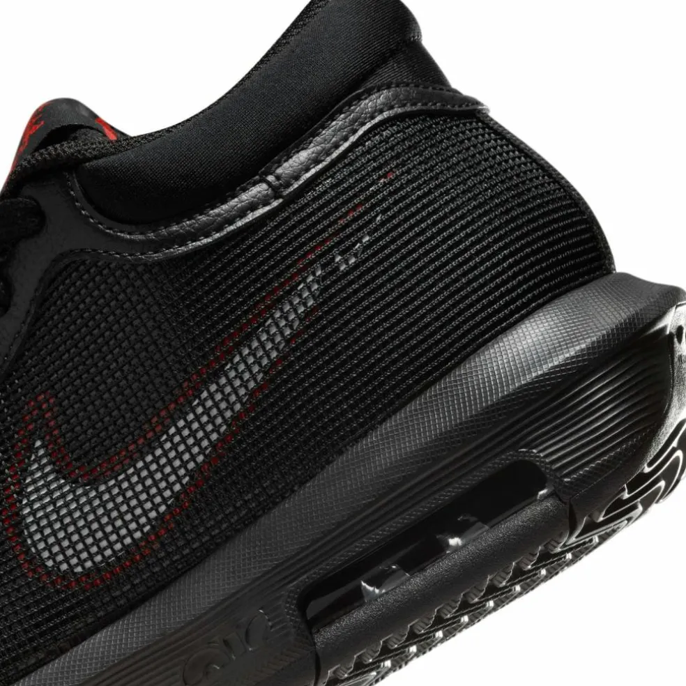 Nike · LEBRON WITNESS VIII
