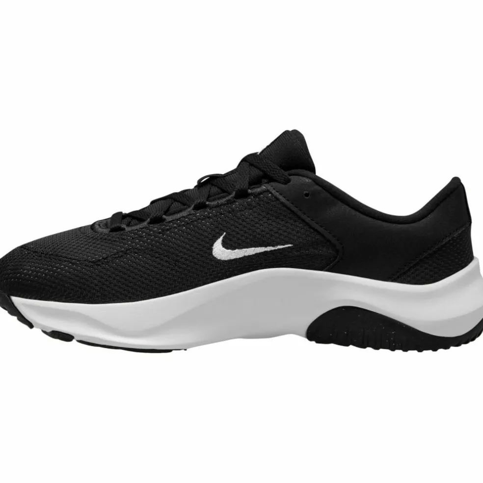 Nike · Legend Essential 3