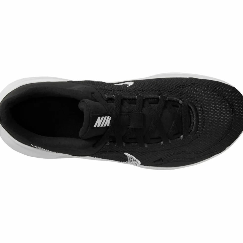 Nike · Legend Essential 3