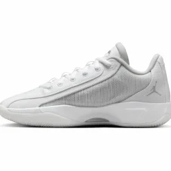 Nike · LUKA .77
