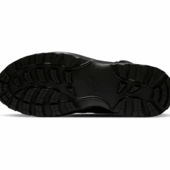 Nike · MANOA
