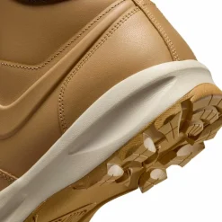 Nike · MANOA