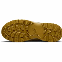 Nike · MANOA