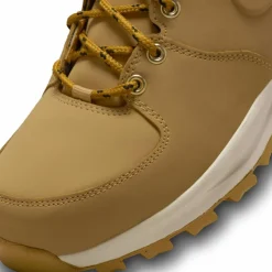 Nike · MANOA