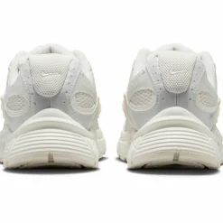 Nike · NIKE V5 RNR