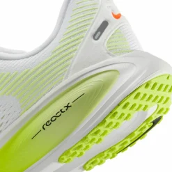 Nike · NIKE VOMERO 18 GS