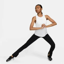 Nike · One Classic