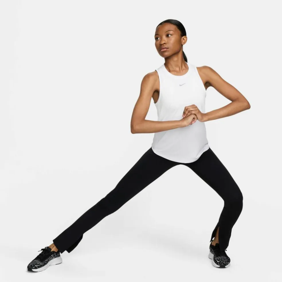 Nike · One Classic