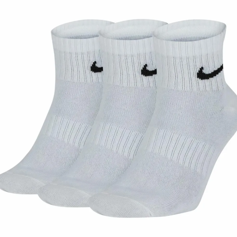 Nike · ONE QARTERS