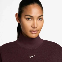 Nike · Phoenix Plush