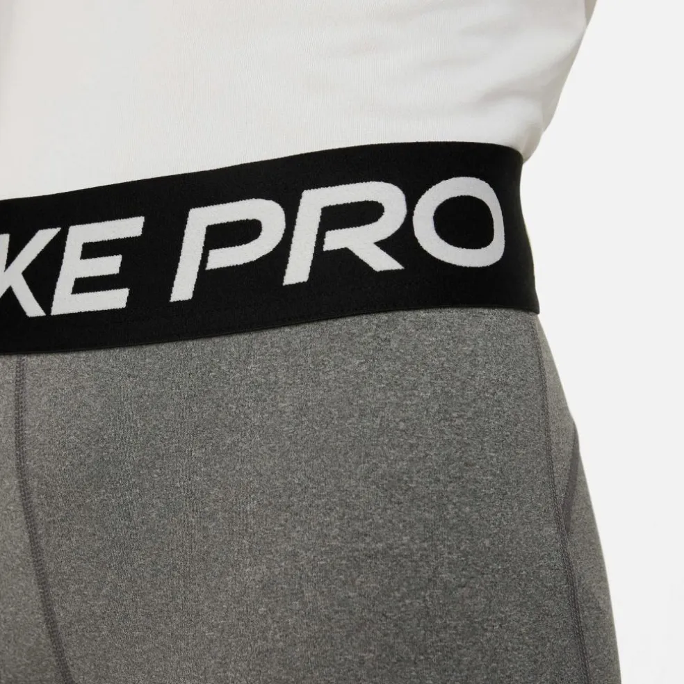 Nike · Pro
