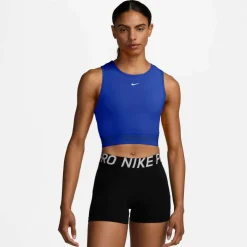 Nike · Pro 365