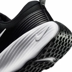 Nike · Promina