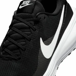 Nike · REVOLUTION 8