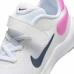 Nike · Revolution 7
