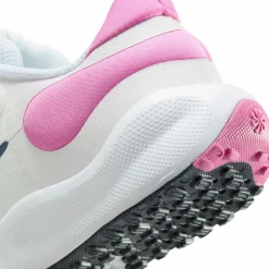 Nike · Revolution 7