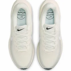 Nike · REVOLUTION 8